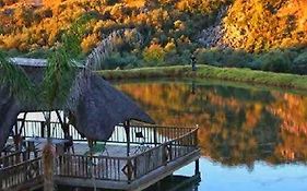 Emahlathini Guest Farm